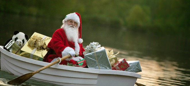 santa_boat1.jpg